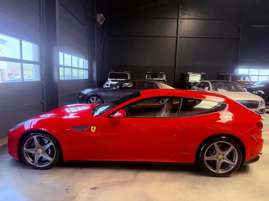 Ferrari FF 6,3 V12 4x4 CARBON/ROSSO CORSA/UNFALLFREI 10/2011-photo-7