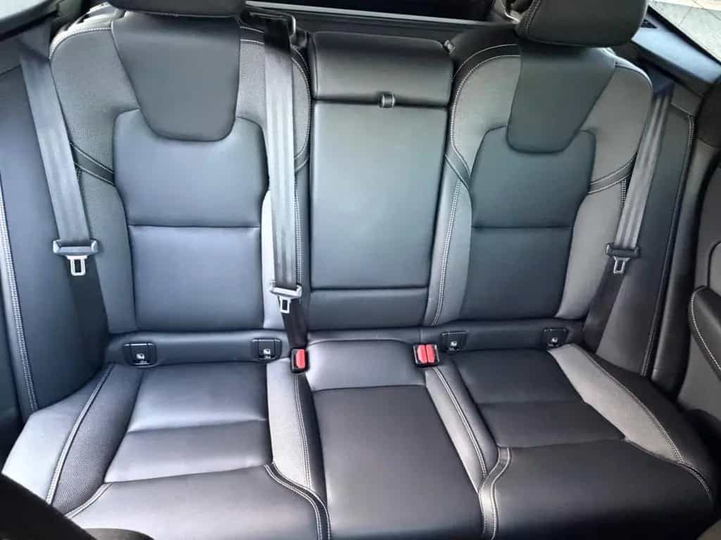 Volvo XC60 Plus Dark 2WD /Standheizung/AHK/Garantie 09/2022-photo-20