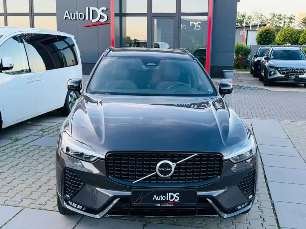 Volvo XC60 Plus Dark 2WD /Standheizung/AHK/Garantie 09/2022-photo-8