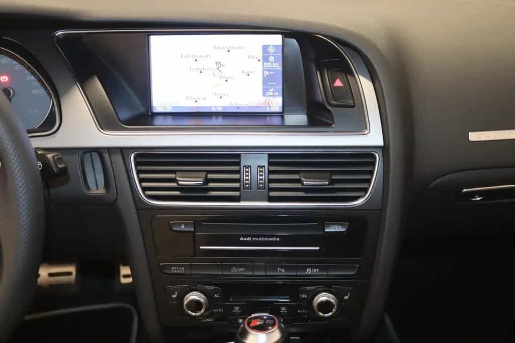 Audi S5 Cabrio 3.0 TFSI quattro-NAV-XENON-LEDER-KESSY 02/2012-photo-19
