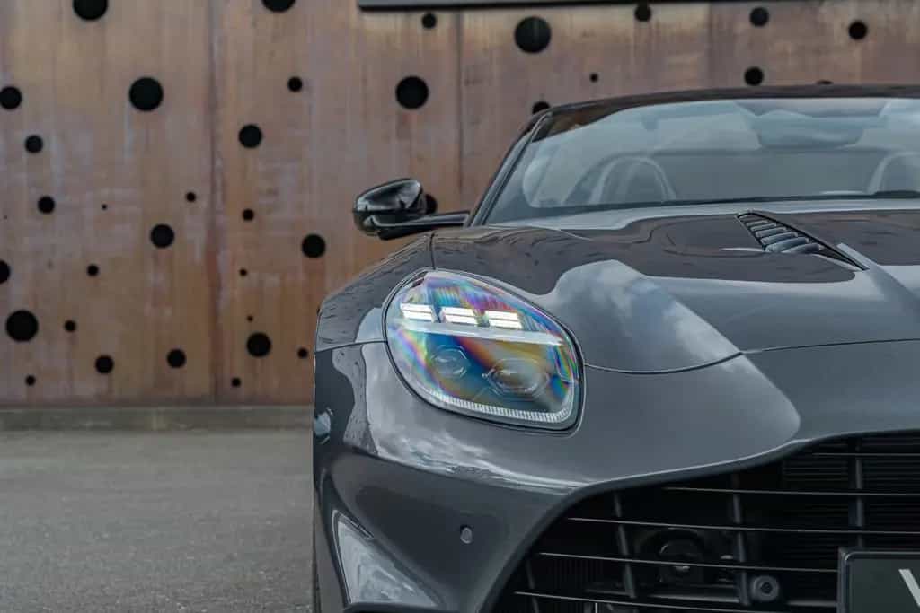 Aston Martin Vanquish Volante *Bowers & Wilkins *Black-Pack* 12/2025-photo-12