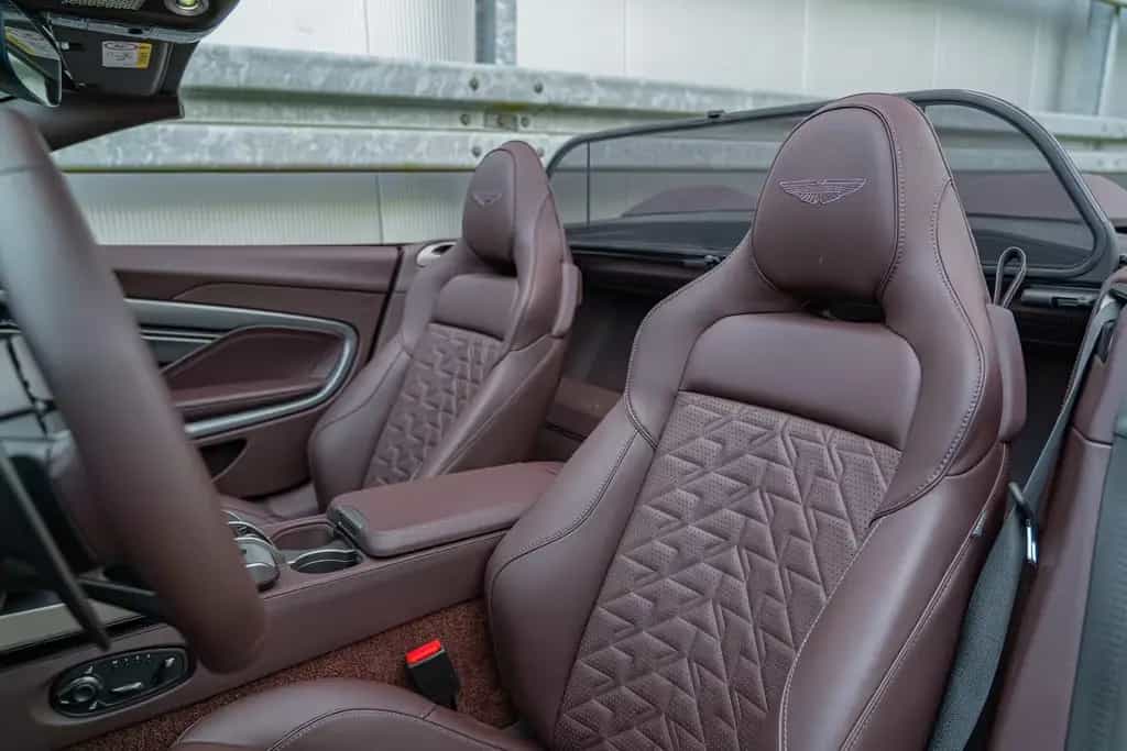 Aston Martin Vanquish Volante *Bowers & Wilkins *Black-Pack* 12/2025-photo-19
