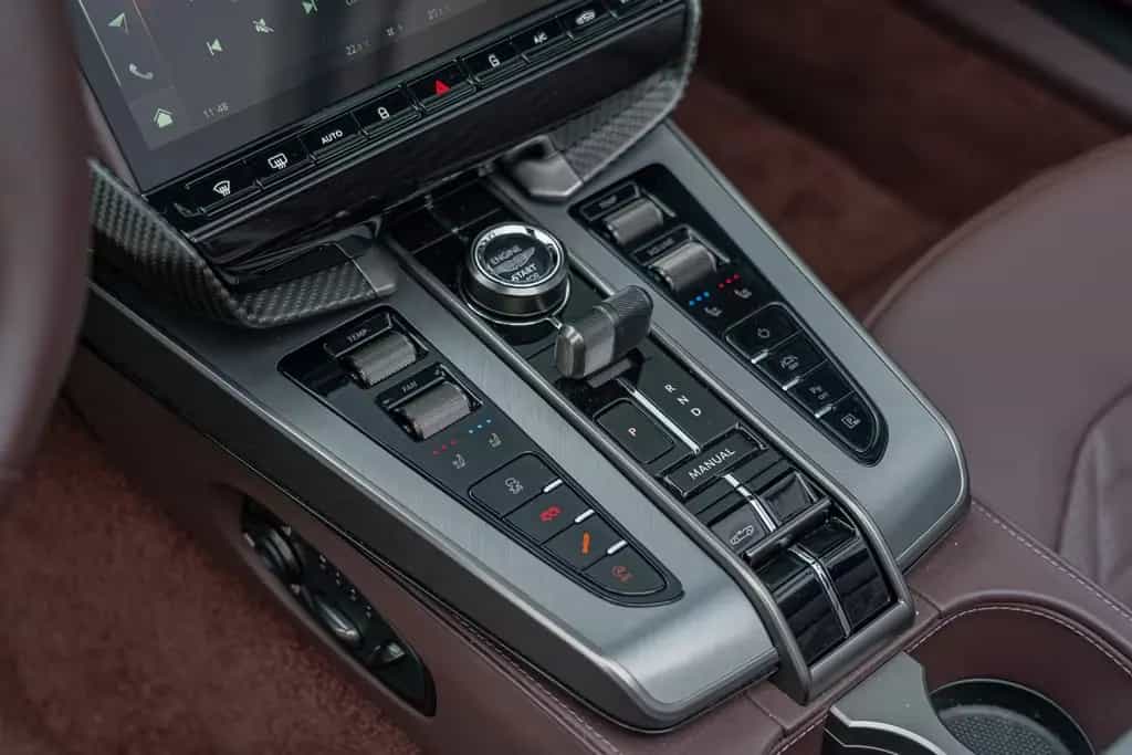 Aston Martin Vanquish Volante *Bowers & Wilkins *Black-Pack* 12/2025-photo-21