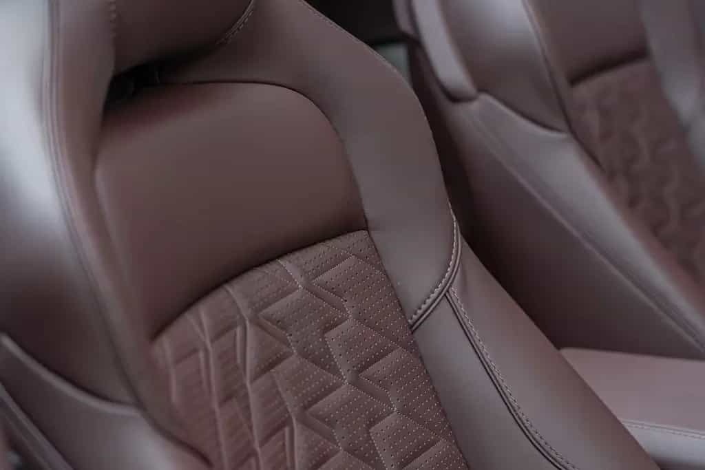 Aston Martin Vanquish Volante *Bowers & Wilkins *Black-Pack* 12/2025-photo-29