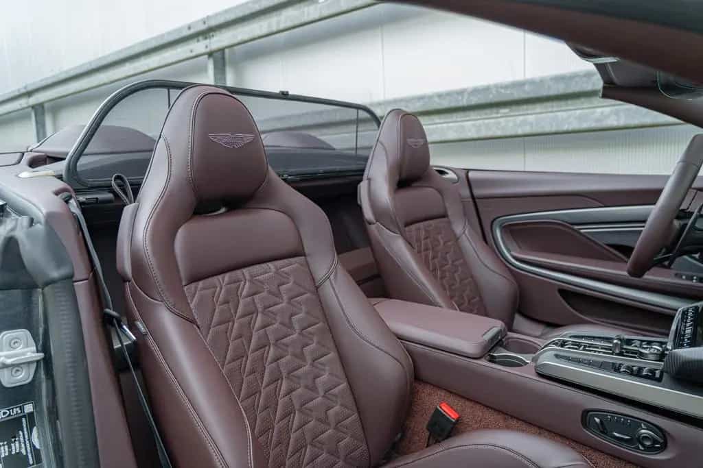 Aston Martin Vanquish Volante *Bowers & Wilkins *Black-Pack* 12/2025-photo-30