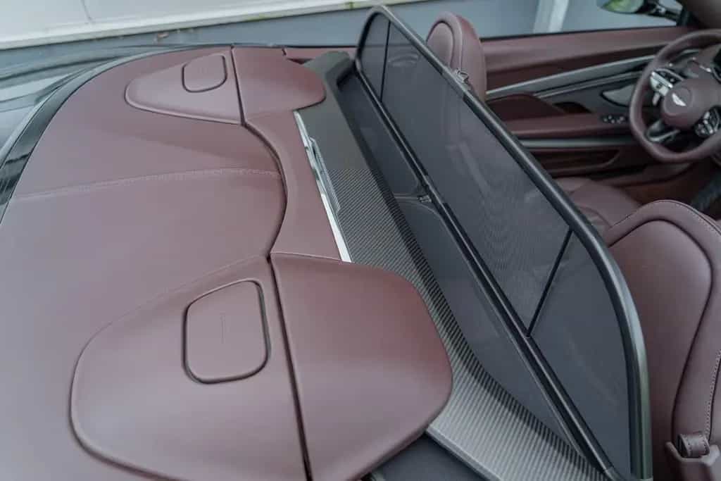 Aston Martin Vanquish Volante *Bowers & Wilkins *Black-Pack* 12/2025-photo-32