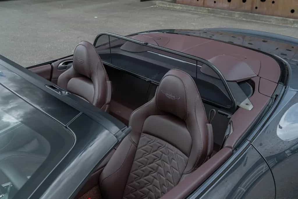Aston Martin Vanquish Volante *Bowers & Wilkins *Black-Pack* 12/2025-photo-35