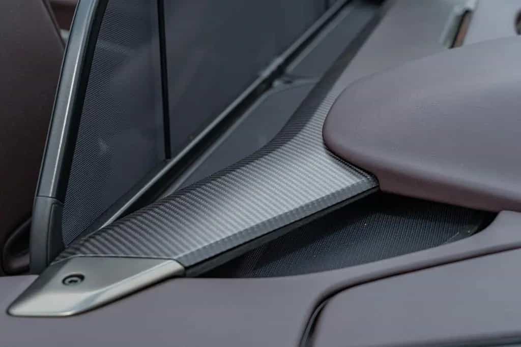 Aston Martin Vanquish Volante *Bowers & Wilkins *Black-Pack* 12/2025-photo-40