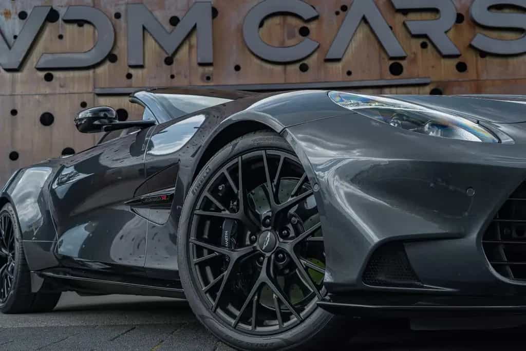 Aston Martin Vanquish Volante *Bowers & Wilkins *Black-Pack* 12/2025-photo-9