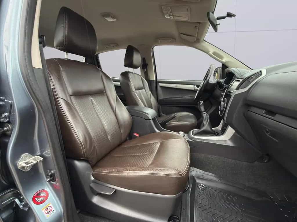 Isuzu D-Max Double Cab 4WD LEDER/KAMERA/SCHECKHEFT/ 01/2014-photo-17