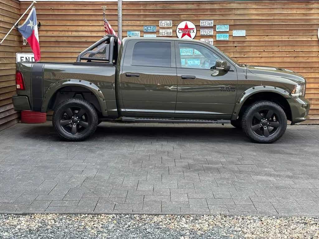 Dodge RAM 1500 5,7L Warlock 4x4 LEDER AHK LED 06/2022-photo-17