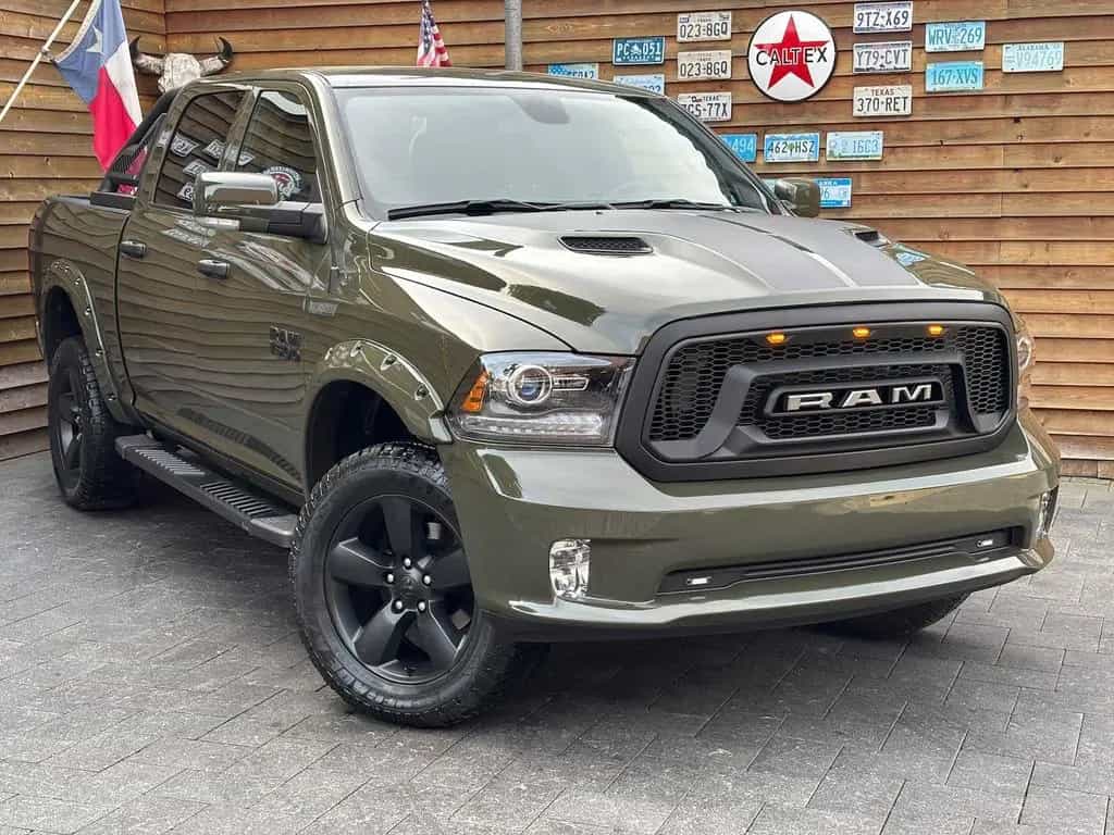 Dodge RAM 1500 5,7L Warlock 4x4 LEDER AHK LED 06/2022-photo-2