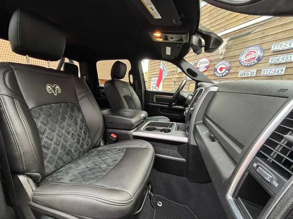 Dodge RAM 1500 5,7L Warlock 4x4 LEDER AHK LED 06/2022-photo-26