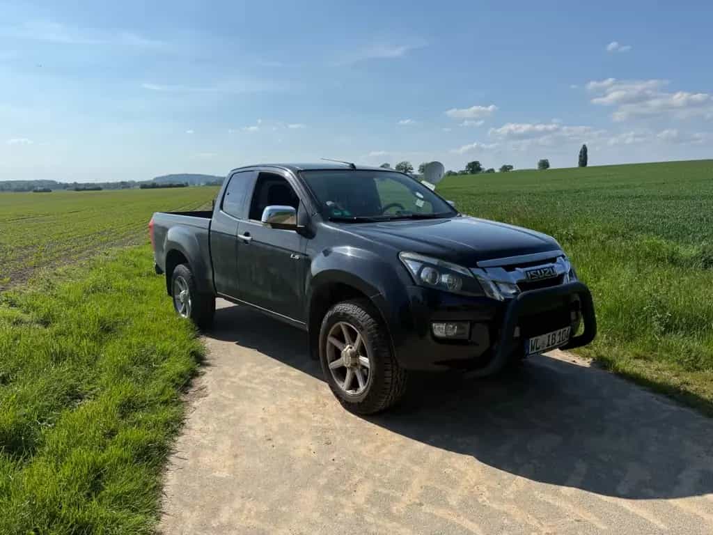 Isuzu D-Max 4x4 04/2013-photo-0