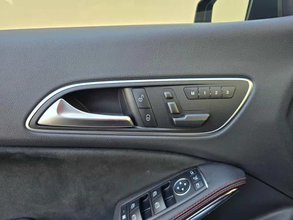 Mercedes-Benz CLA 250 AMG-Line°BiXenon°Shzg°PDC°Kima°Tempomat 12/2015-photo-22