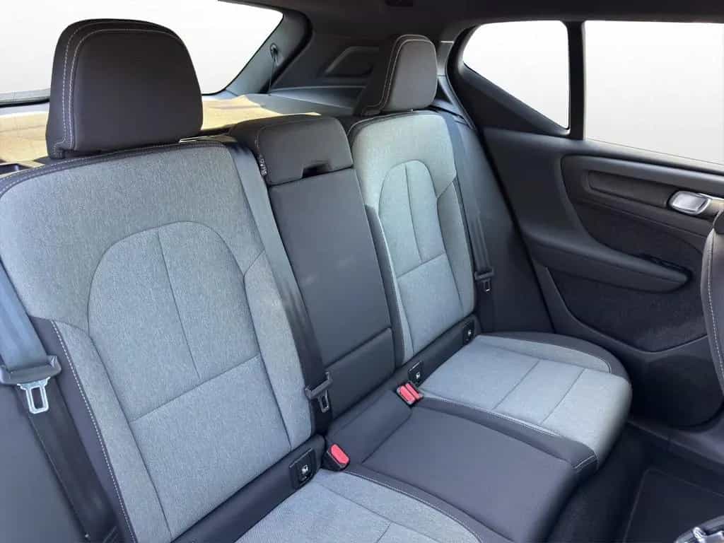 Volvo XC40 T2 2WD Core 05/2023-photo-17