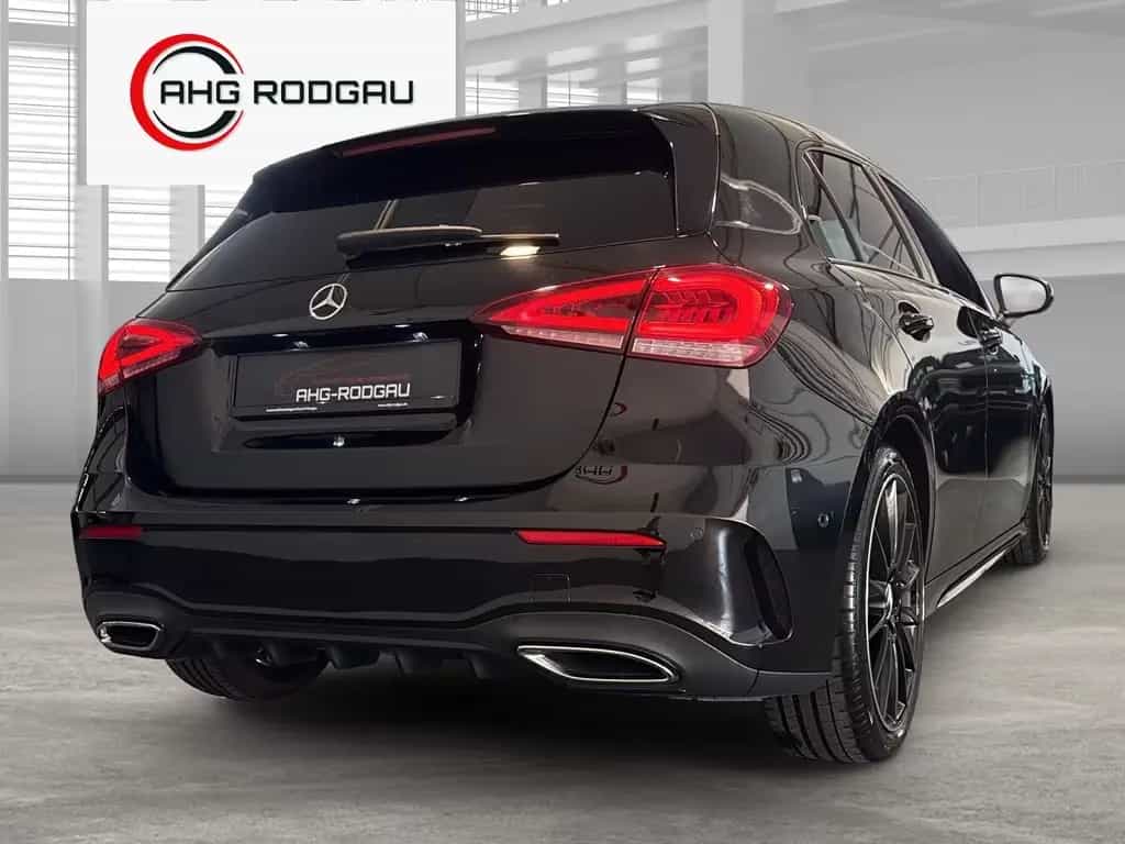 Mercedes-Benz A 250 AMG-Line/LED/360/NIGHT/TOD/19ZOLL 03/2022-photo-3