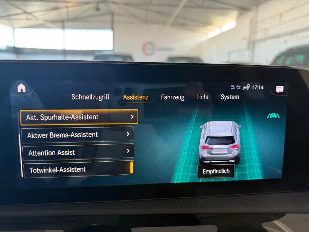 Mercedes-Benz A 250 AMG-Line/LED/360/NIGHT/TOD/19ZOLL 03/2022-photo-33