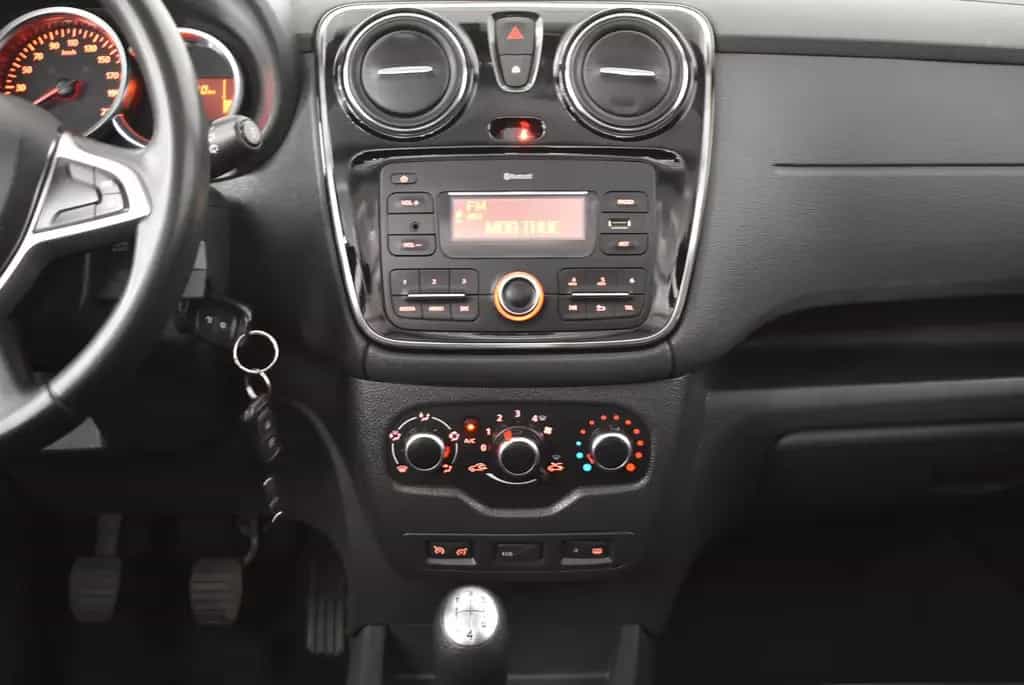 Dacia Lodgy Comfort/KLIMA/SITZHEIZUNG/PDC 02/2018-photo-7