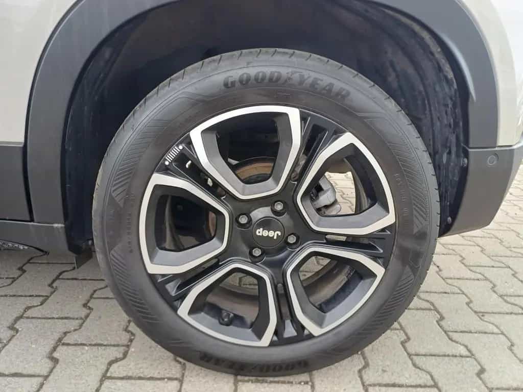 Jeep Avenger Altitude 1.2 GSE T3 100 PS Sitzheizung 09/2023-photo-5