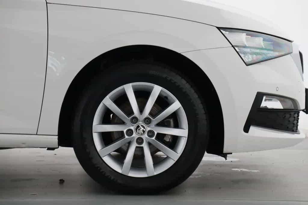 Skoda Scala AMBITION 1.0TSI DSG VOLL-LED+SITZHEIZUNG 09/2022-photo-4