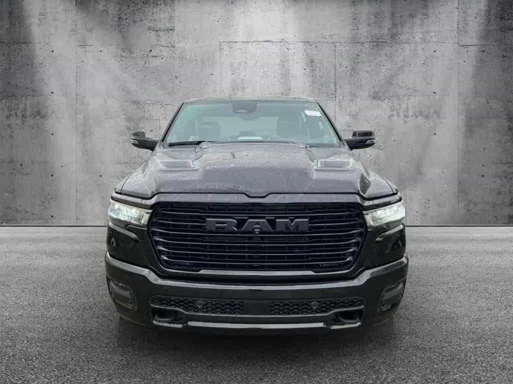 Dodge RAM 2025 Ram 1500 Laramie Crew Cab 4X4 3.0L V6 null-photo-2