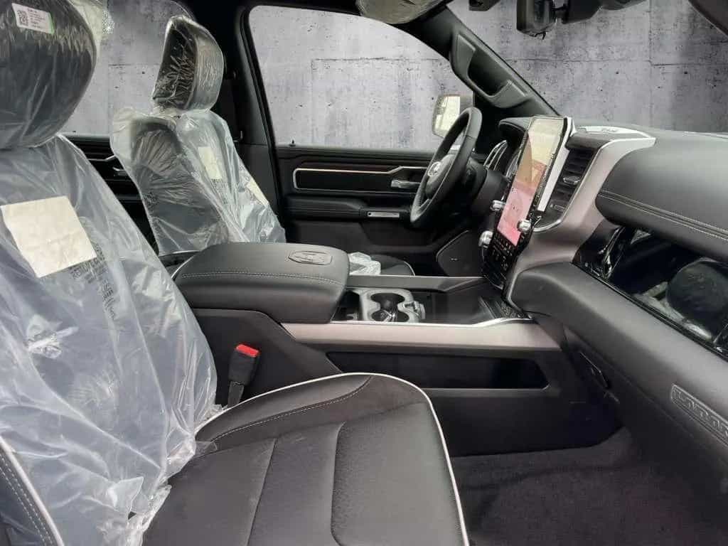 Dodge RAM 2025 Ram 1500 Laramie Crew Cab 4X4 3.0L V6 null-photo-6
