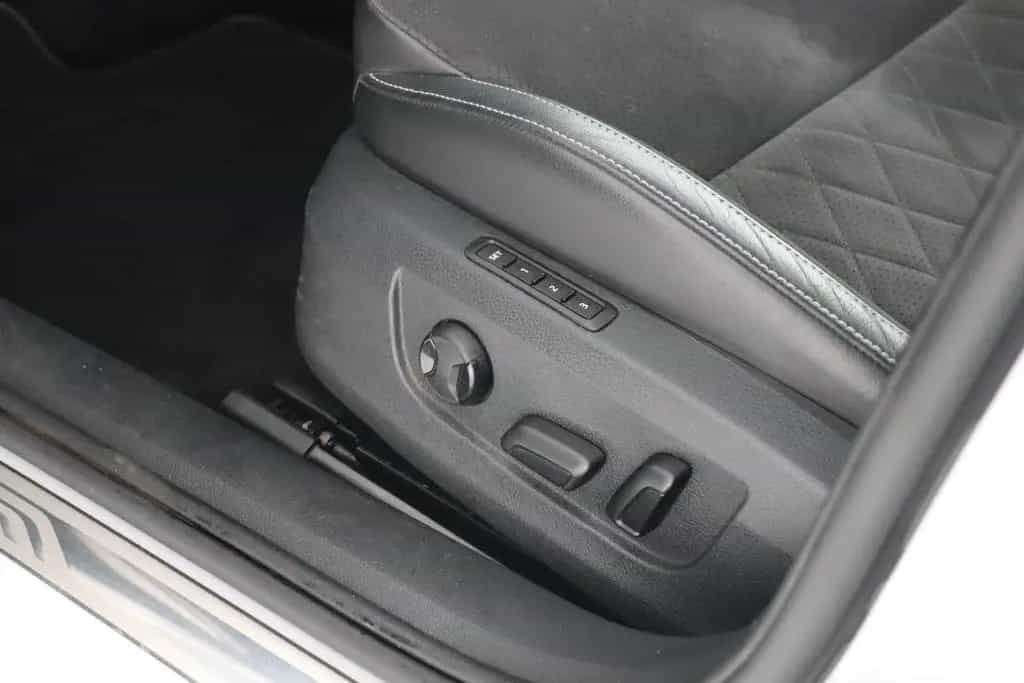 Skoda Superb COMBI SPORTLINE 2.0TSI DSG 4x4 AHK+CANTON 06/2018-photo-10