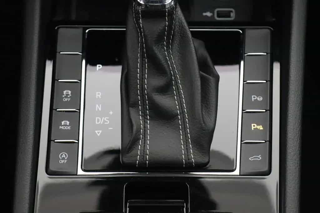Skoda Superb COMBI SPORTLINE 2.0TSI DSG 4x4 AHK+CANTON 06/2018-photo-25