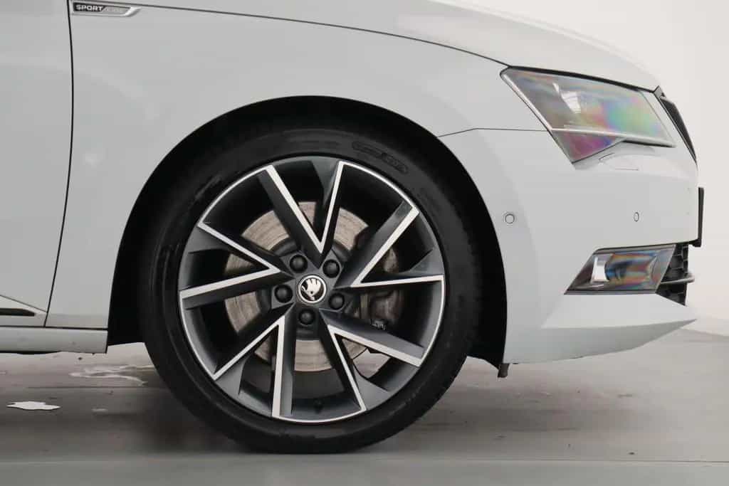 Skoda Superb COMBI SPORTLINE 2.0TSI DSG 4x4 AHK+CANTON 06/2018-photo-4