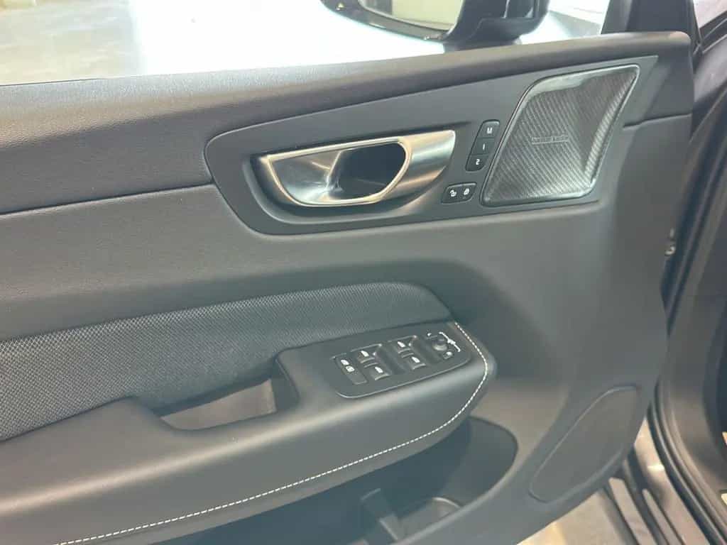 Volvo XC60 XC 60 Plus Dark AWD Bluetooth Navi LED Klima 02/2025-photo-6