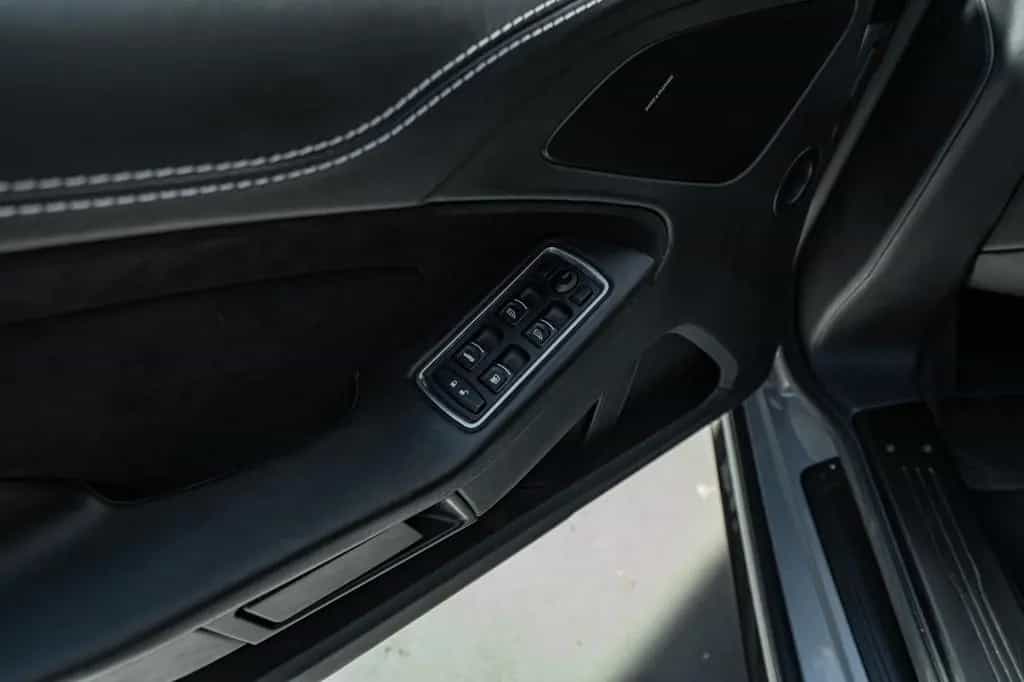 Aston Martin Vanquish Centenary *Low Mileage* 01/2014-photo-24