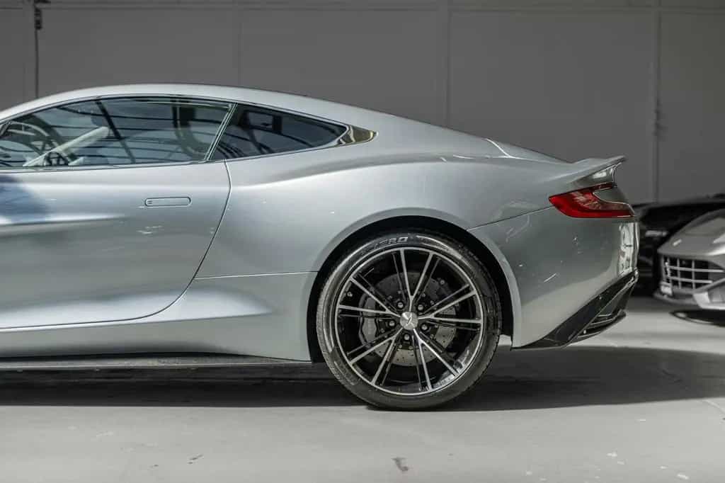 Aston Martin Vanquish Centenary *Low Mileage* 01/2014-photo-6