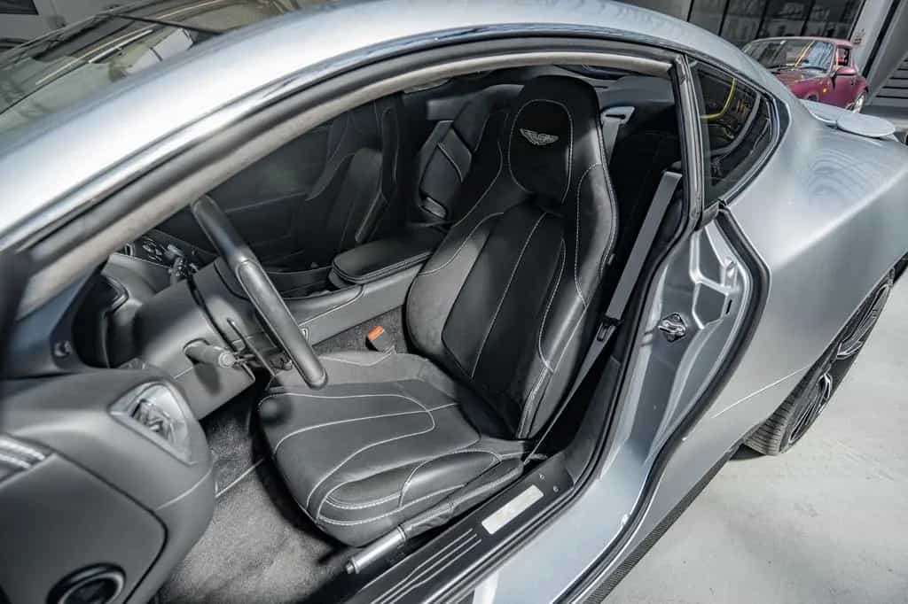 Aston Martin Vanquish Centenary *Low Mileage* 01/2014-photo-9
