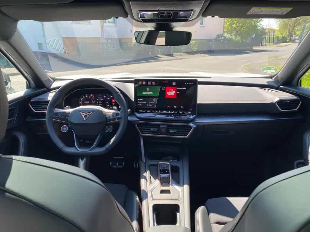 Cupra Formentor 1.5 eTSI DSG, AHK, RFK, PANO 04/2025-photo-10