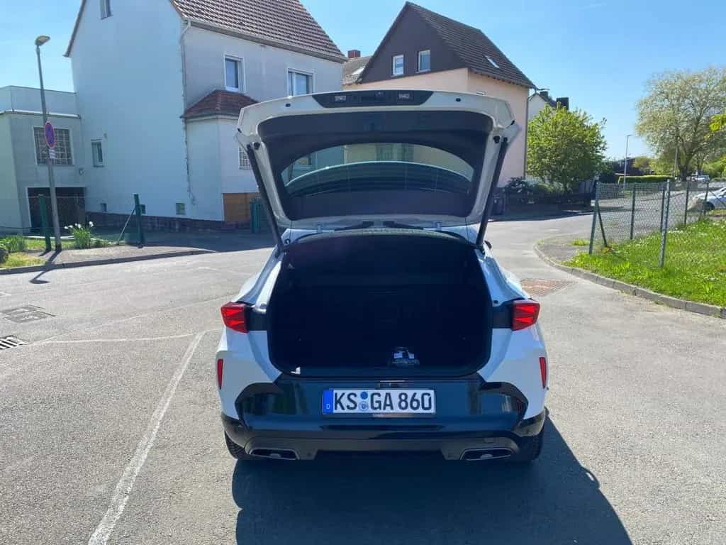 Cupra Formentor 1.5 eTSI DSG, AHK, RFK, PANO 04/2025-photo-12