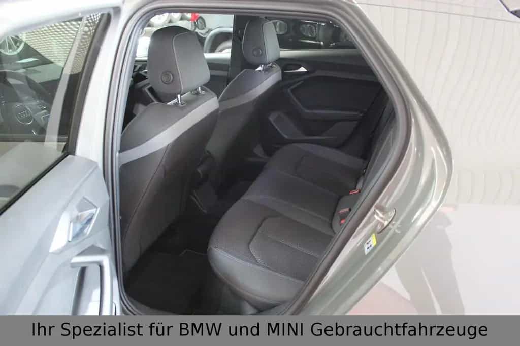 Audi A1 Sportback 30 TFSI*S line*LED*SHZ*MFL*2.Hand* 08/2019-photo-12