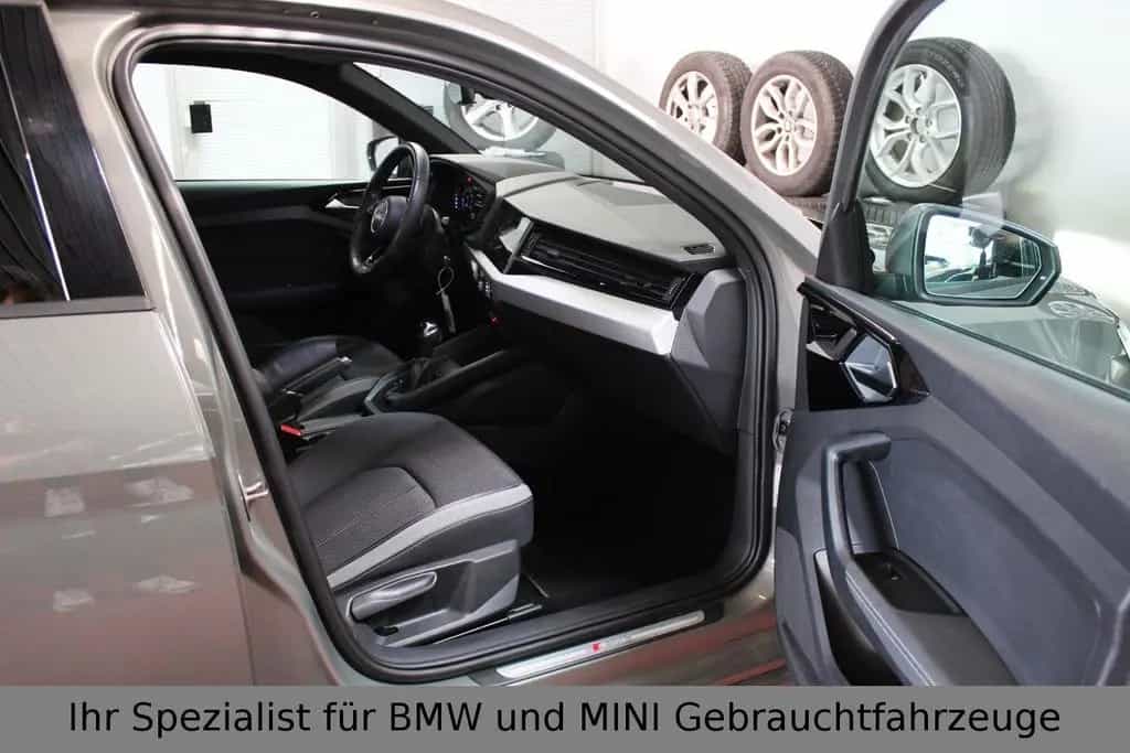 Audi A1 Sportback 30 TFSI*S line*LED*SHZ*MFL*2.Hand* 08/2019-photo-13