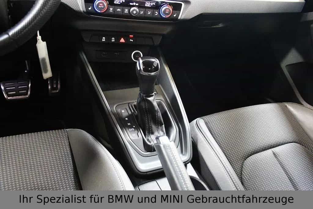 Audi A1 Sportback 30 TFSI*S line*LED*SHZ*MFL*2.Hand* 08/2019-photo-19