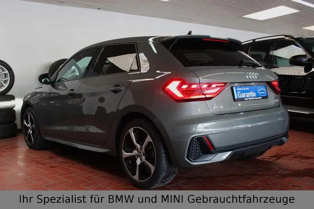 Audi A1 Sportback 30 TFSI*S line*LED*SHZ*MFL*2.Hand* 08/2019-photo-4