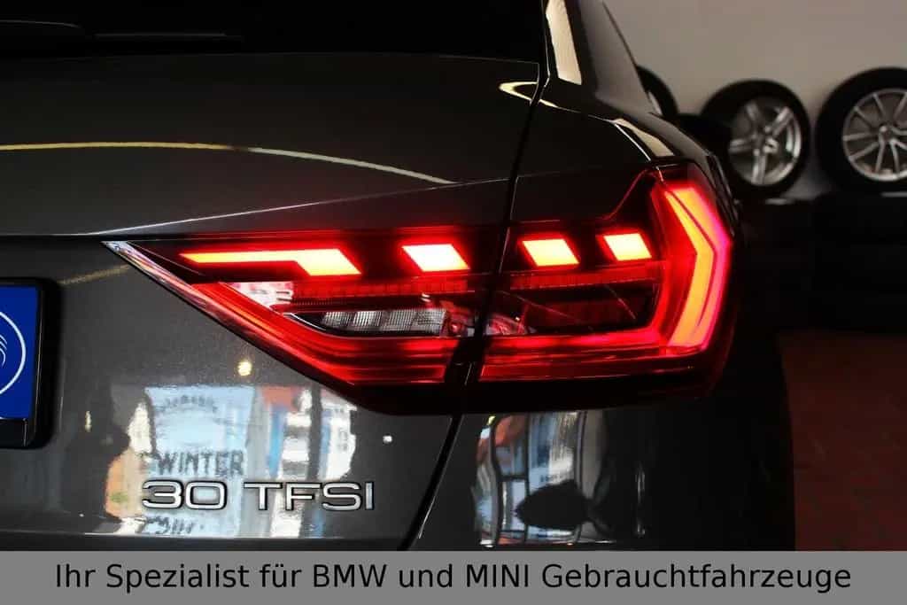 Audi A1 Sportback 30 TFSI*S line*LED*SHZ*MFL*2.Hand* 08/2019-photo-7