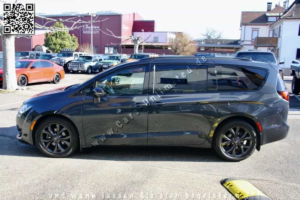 Chrysler Pacifica Limited Red S/360°/Theater/CLEAN-CarFax 12/2019-photo-10