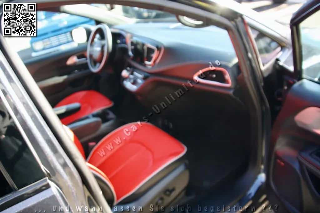 Chrysler Pacifica Limited Red S/360°/Theater/CLEAN-CarFax 12/2019-photo-32