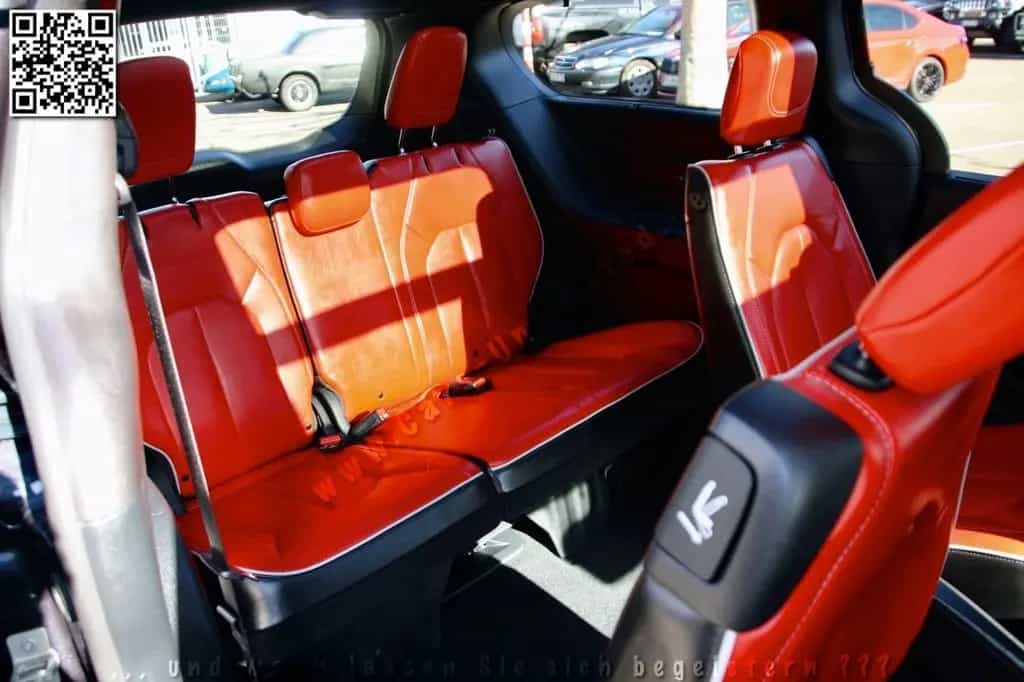 Chrysler Pacifica Limited Red S/360°/Theater/CLEAN-CarFax 12/2019-photo-36