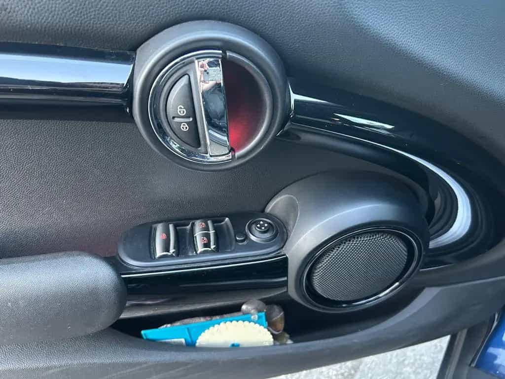 MINI One Cabrio One 02/2018-photo-12