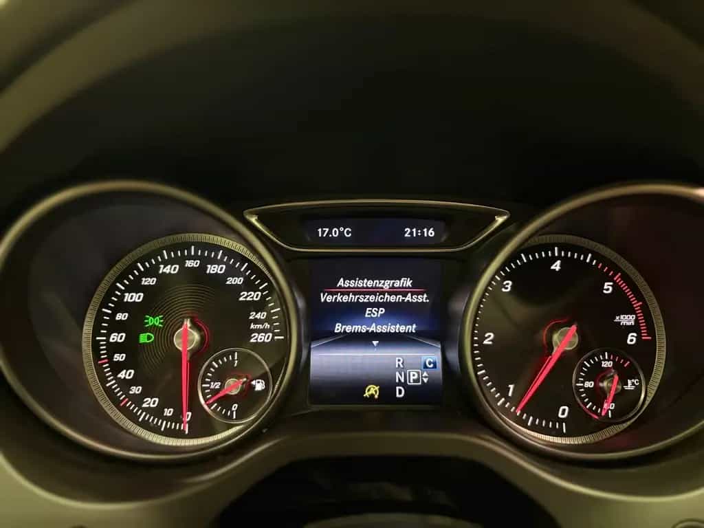 Mercedes-Benz CLA 220 Shooting Brake | LED | Pano | Automatik 09/2017-photo-14