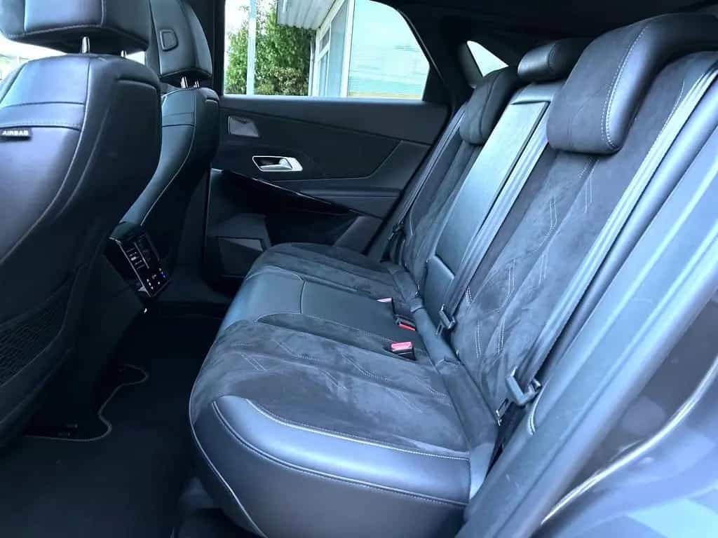 DS Automobiles DS7 (Crossback) DS7 Crossback 2,0 Ltr. Aut. Performance Navi LED 04/2018-photo-17