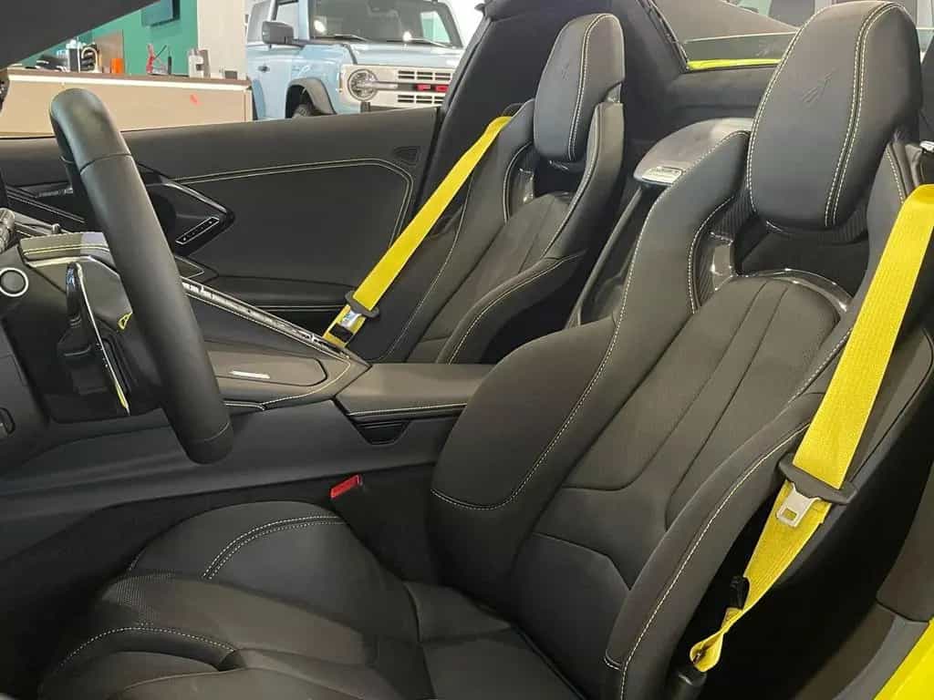 Corvette C8 C8 3LT Stingray Convertible R-Pack 12/2025-photo-25