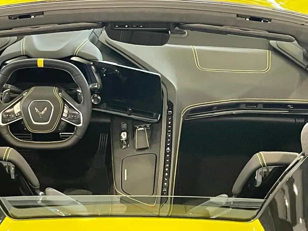 Corvette C8 C8 3LT Stingray Convertible R-Pack 12/2025-photo-27