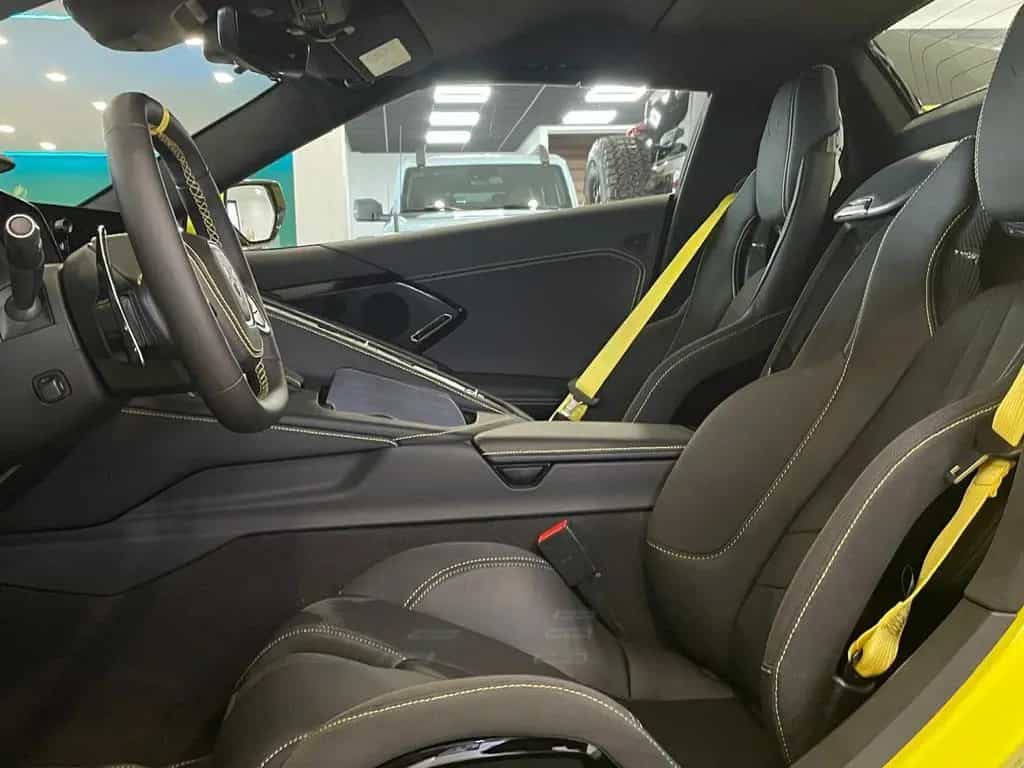 Corvette C8 C8 3LT Stingray Convertible R-Pack 12/2025-photo-31